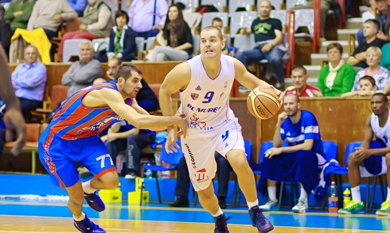 BC Mureş alături de Alex Botorea! Echipamentul de joc a lui Peciukas, scos la licitaţie BC Mureş alături de Alex Botorea! Echipamentul de joc a lui Peciukas, scos la licitaţie
