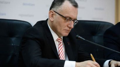 Termenul până la care cadrele universitare trebuiau să obţină doctoratul va fi prorogat cu un an