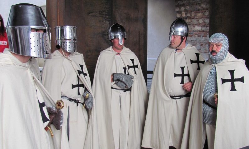 „Cavalerii Teutoni se reîntorc în Cetatea Feldioarei” „Cavalerii Teutoni se reîntorc în Cetatea Feldioarei”