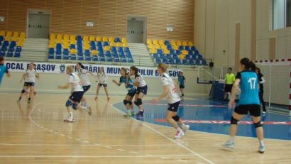 Corona Braşov, în faţa a două meciuri dificile