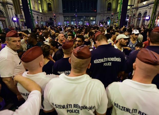 UPDATE Gara de Est din Budapesta a fost evacuată UPDATE Gara de Est din Budapesta a fost evacuată
