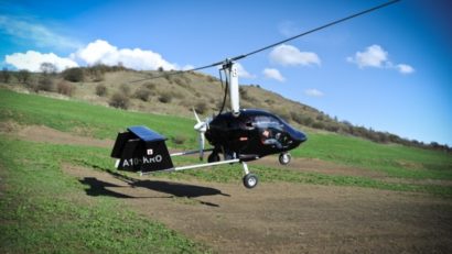 Anchetă în Harghita privind cauzele accidentului în care un elicopter s-a prăbuşit, ieri, în apropiere de Odorheiu Secuiesc