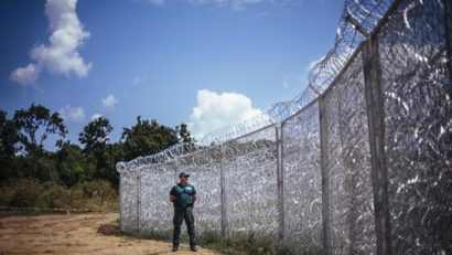 Ungaria instalează un gard de sârmă ghimpată și la frontiera cu Slovenia
