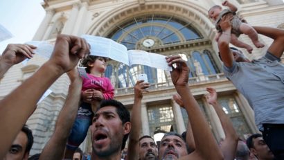 Gara principală din Budapesta a fost redeschisă, în jurul prânzului, doar pentru localnici şi turişti, anunţă France Presse