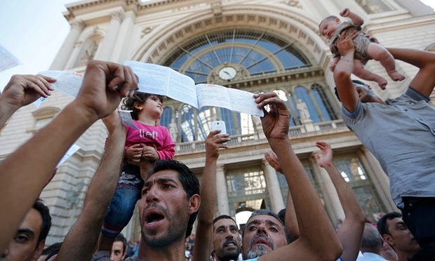 Gara principală din Budapesta a fost redeschisă, în jurul prânzului, doar pentru localnici şi turişti, anunţă France Presse Gara principală din Budapesta a fost redeschisă, în jurul prânzului, doar pentru localnici şi turişti, anunţă France Presse