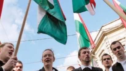 Tribunalul Covasna a anulat amenda aplicată pentru intonarea Imnului Ungariei