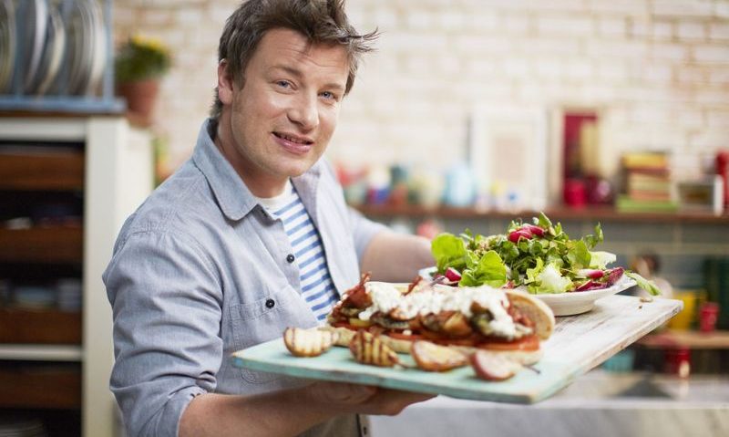 Lista lui Jamie Oliver, cu 14 „super-alimente” Lista lui Jamie Oliver, cu 14 „super-alimente”