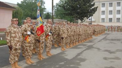 Trei militari români au fost răniţi uşor în această dimineaţă, în Afganistan, după explozia unei maşini-capcană