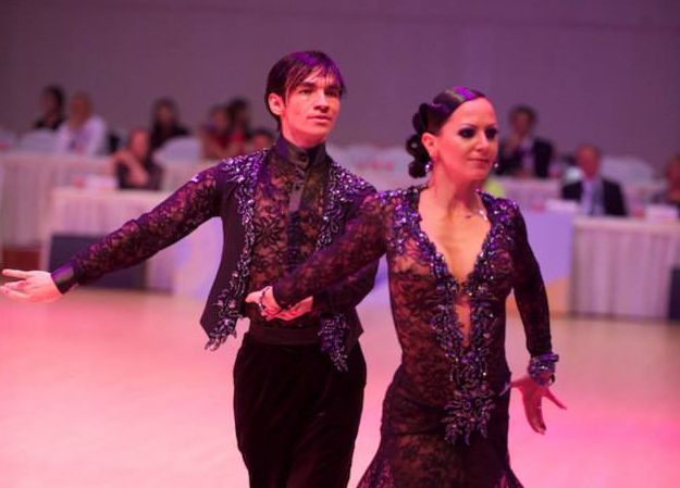 Dansatorii mureşeni au câștigat Campionatul Mondial de Adult-Show Latin din China Dansatorii mureşeni au câștigat Campionatul Mondial de Adult-Show Latin din China