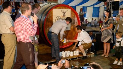 Fanfare, cârnați și bere, la cea de-a VII-a ediție a Oktoberfest, de la Brașov