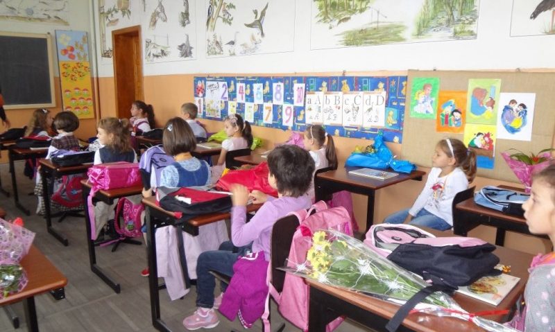 Ministrul educaţiei a anunţat că elevii vor avea manuale din prima zi de şcoală Ministrul educaţiei a anunţat că elevii vor avea manuale din prima zi de şcoală