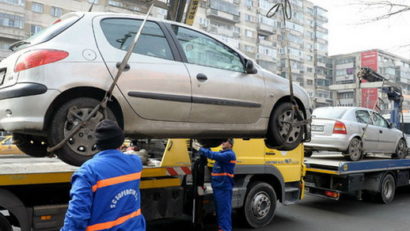 La Brașov nu se mai ridică mașinile parcate neregulamentar