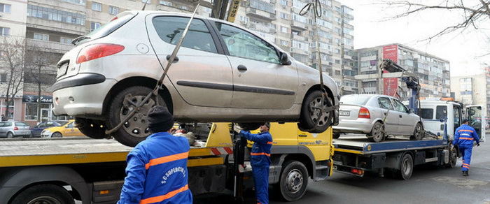 La Brașov nu se mai ridică mașinile parcate neregulamentar La Brașov nu se mai ridică mașinile parcate neregulamentar