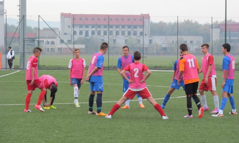 Federaţia Română de Fotbal va inaugura sâmbătă Centrul Regional de Excelenţă de la Tg.Mureş Federaţia Română de Fotbal va inaugura sâmbătă Centrul Regional de Excelenţă de la Tg.Mureş