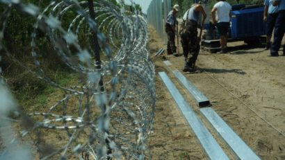 Ungaria a început azi dimineață construcţia gardului la graniţa cu Croaţia