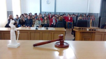 Sute de elevi mureşeni vizitează, azi, Tribunalul Mureş