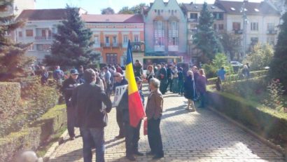 Aproape 100 de mureşeni au protestat, azi, împotriva poluării