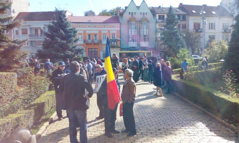 Aproape 100 de mureşeni au protestat, azi, împotriva poluării Aproape 100 de mureşeni au protestat, azi, împotriva poluării