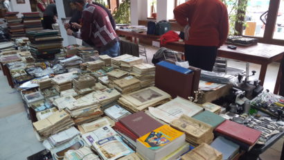 Colecţionarii au făcut schimb de comori, astăzi, la Tîrgu-Mureş
