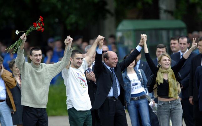Decizie amânată în cazul redeschiderii urmăririi penale pe numele lui Băsescu în dosarul răpirii jurnaliștilor Decizie amânată în cazul redeschiderii urmăririi penale pe numele lui Băsescu în dosarul răpirii jurnaliștilor
