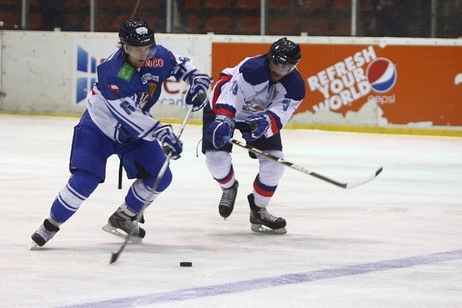 Week-end plin în Campionatul Naţional de hochei Week-end plin în Campionatul Naţional de hochei