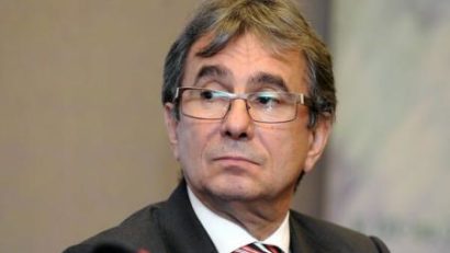 Salarizarea medicilor trebuie să ţină cont de durata studiilor
