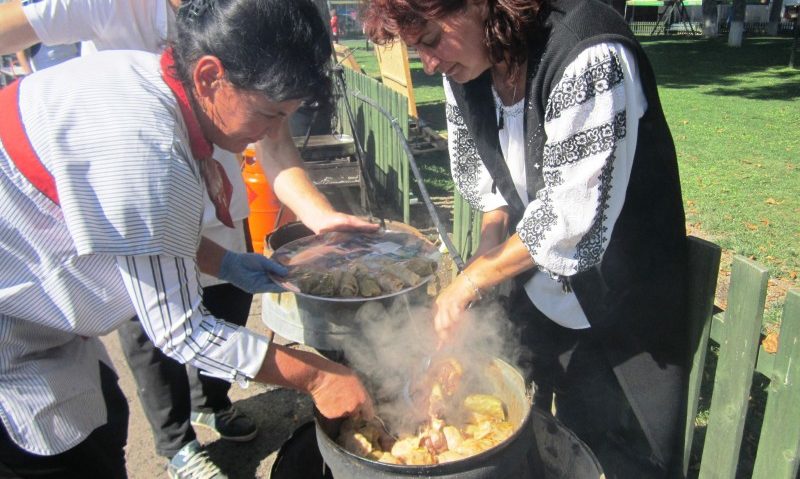 Concursul gastronomic ”Pomana porcului” de la Tîrgu-Mureș și-a desemnat câștigătorii Concursul gastronomic ”Pomana porcului” de la Tîrgu-Mureș și-a desemnat câștigătorii