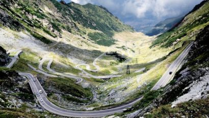 Circulaţia pe Transfăgărăşan şi pe Transalpina restricţionată începând de luni