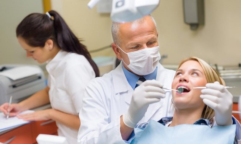 100 de dentiști mureșeni oferă consultații gratuite 100 de dentiști mureșeni oferă consultații gratuite