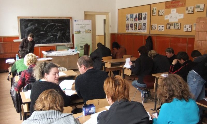 Profesorii aşteaptă banii pentru formare profesională, dar şi cei câştigaţi în instanţe Profesorii aşteaptă banii pentru formare profesională, dar şi cei câştigaţi în instanţe