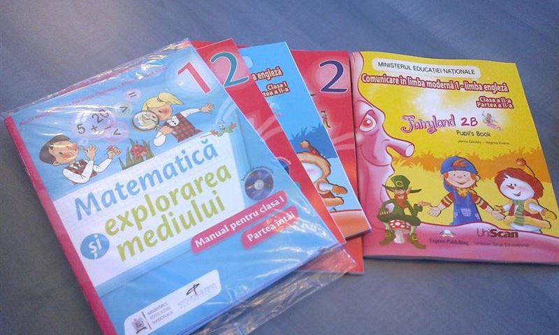 Parlamentul a decis: cel mult trei variante de manuale tipărite exclusiv de Ministerul Educației Parlamentul a decis: cel mult trei variante de manuale tipărite exclusiv de Ministerul Educației