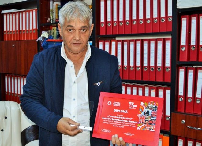 Samaritenii au fost premiați pentru proiectul „SOS Surdo-Muți” Samaritenii au fost premiați pentru proiectul „SOS Surdo-Muți”