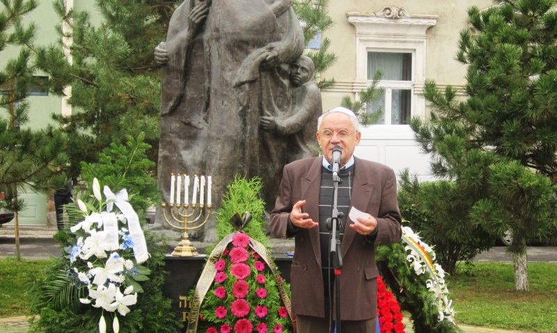 Placă comemorativă dezvelită de Ziua Naţională de Comemorare a Holocaustului Placă comemorativă dezvelită de Ziua Naţională de Comemorare a Holocaustului
