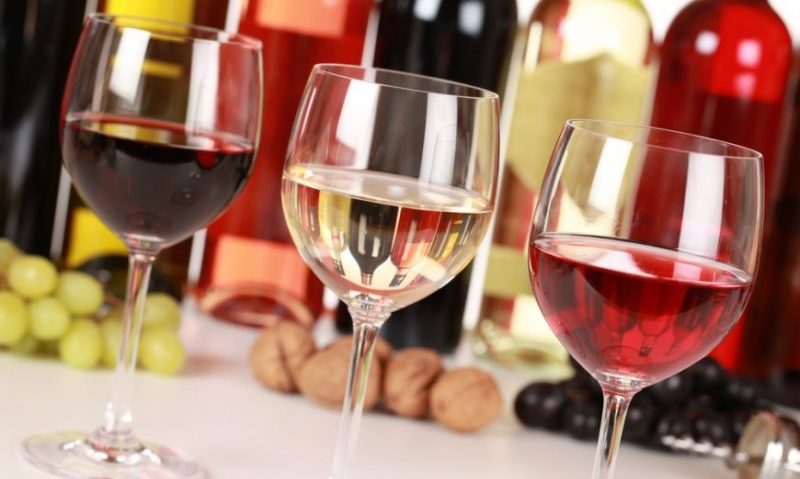 Vinurile de pe Târnava Mică, vedetele Zilei recoltei de la Târnăveni Vinurile de pe Târnava Mică, vedetele Zilei recoltei de la Târnăveni