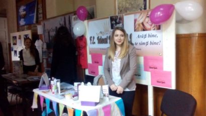 Elevii de la Papiu se „luptă” în firme de exerciţiu