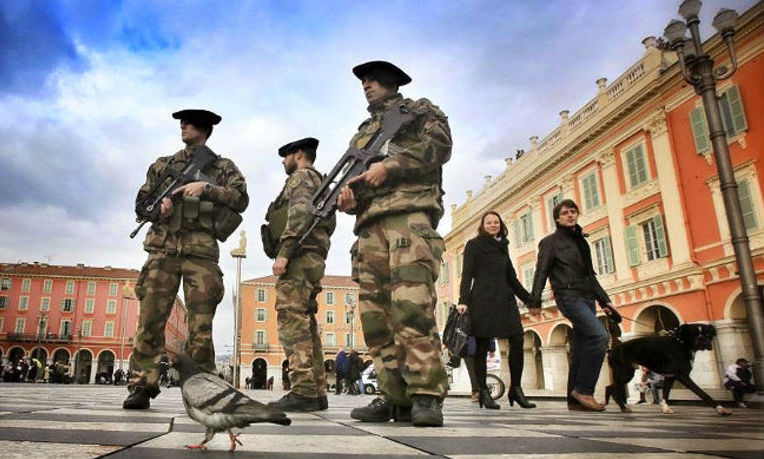 Autorităţile belgiene ridică la maxim nivelul de alertă teroristă pentru capitala Bruxelles Autorităţile belgiene ridică la maxim nivelul de alertă teroristă pentru capitala Bruxelles