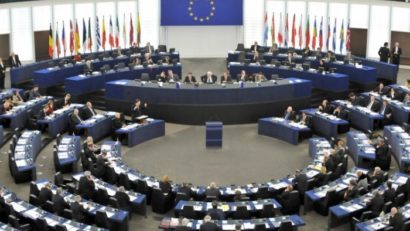 Comisia Europeană va propune până la sfârşitul anului o revizuire a regulilor Schengen