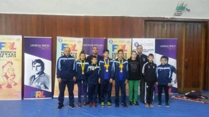 Aur, argint şi bronz la Naţionale pentru luptătorii de la CSS Tg. Mureş