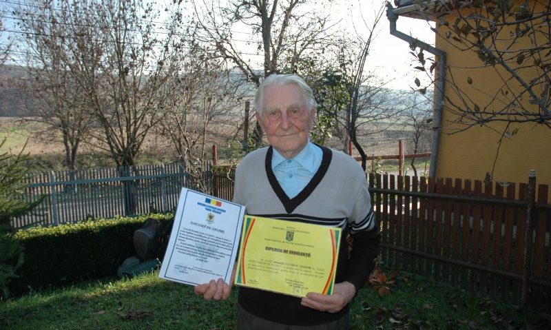Veteran de război sărbătorit la împlinirea a 96 de ani Veteran de război sărbătorit la împlinirea a 96 de ani