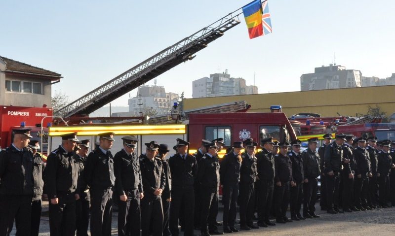 Autospeciale donate ISU Mureş de către pompierii englezi Autospeciale donate ISU Mureş de către pompierii englezi