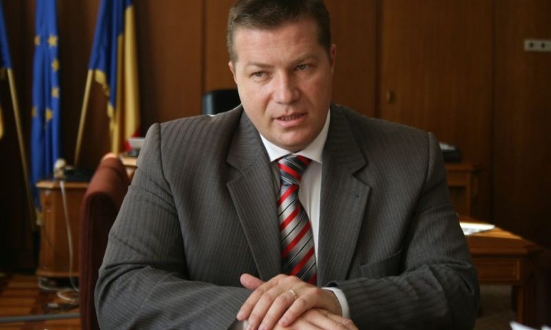 Prefectul Harghitei reproşează administraţiilor locale că nu respectă legea