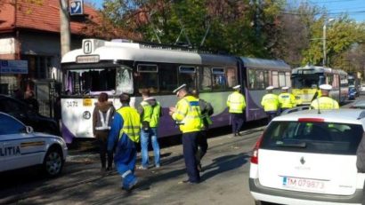 19 răniţi într-un accident produs în faţa Spitalului de Copii din Timişoara