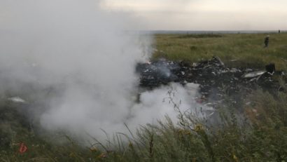 Patru persoane şi-au pierdut viaţa după ce un avion uşor s-a prăbuşit în sud-vestul Marii Britanii