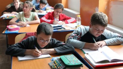 Elevii de clasa a II-a vor avea la dispoziție mai mult timp să rezolve subiectele de la testele Evaluării Naționale