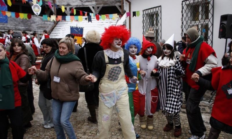 În acest sfârșit de săptămână se desfășoară la Brașov a XVII-a ediţie a Festivalului Etnovember