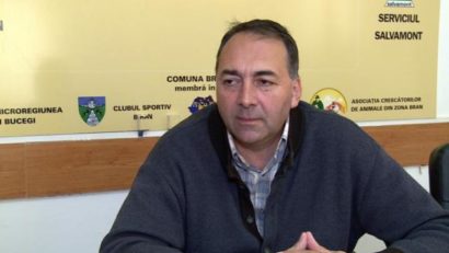 Primarul din Bran reţinut pentru 24 de ore, după ce a fost prins în flagrant luând mită