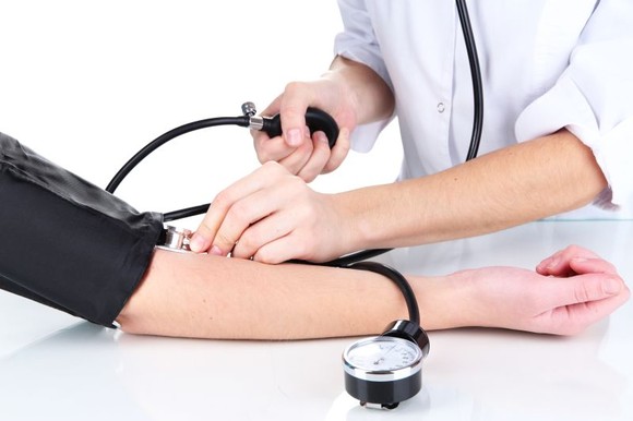 Patru din zece români suferă de hipertensiune arterială