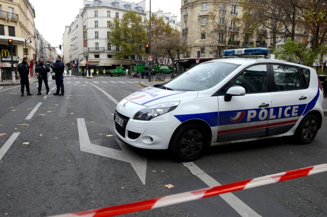 Poliţia franceză a făcut o primă identificare în cazul teroriştilor care au comis atentatele de vineri seară