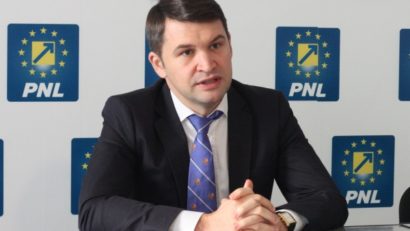 PNL nu exclude nici o variantă pentru ieşirea din criza politcă actuală