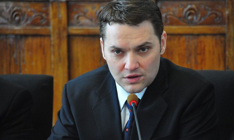 Comisia juridică a Senatului a început, deja, studierea dosarelor care însoţesc cererea procurorilor DNA de încuviinţare a reţinerii şi arestării preventive a lui Dan Şova